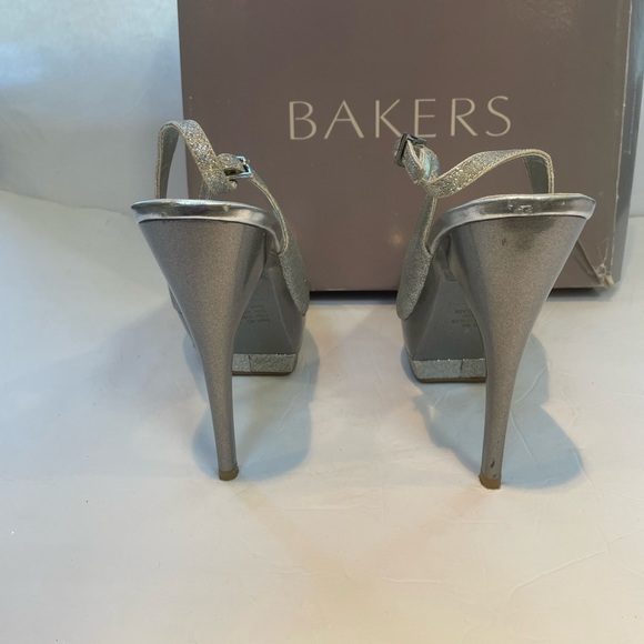 Silver glitter platform pumps size 7 1/2 - Picture 4 of 8